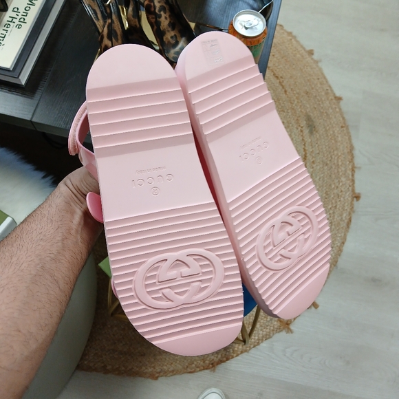 GUCCI RUBBER SANDALS - Picture 2 of 4